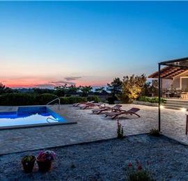 3 Bedroom Villa with heated pool and large enclosed garden near Sutivan, Brac Island, Sleeps 6-7